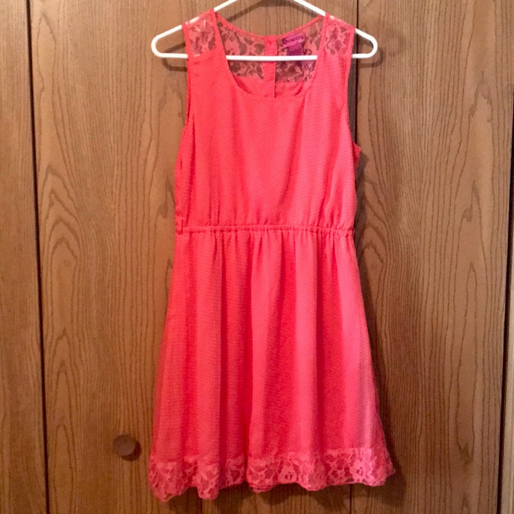 Demanding dress ,size L polyester